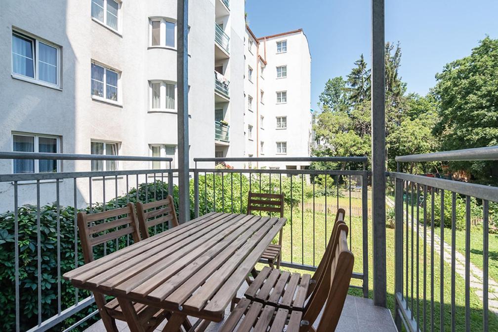 Colorful Apartment Facing Green Courtyard Viena Exterior foto